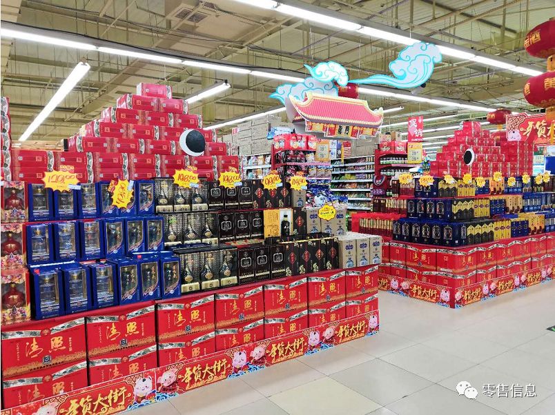 華聯(lián)超市濟(jì)南王舍人店春節(jié)商品陳列花樣迭出,令人嘆為觀止!.